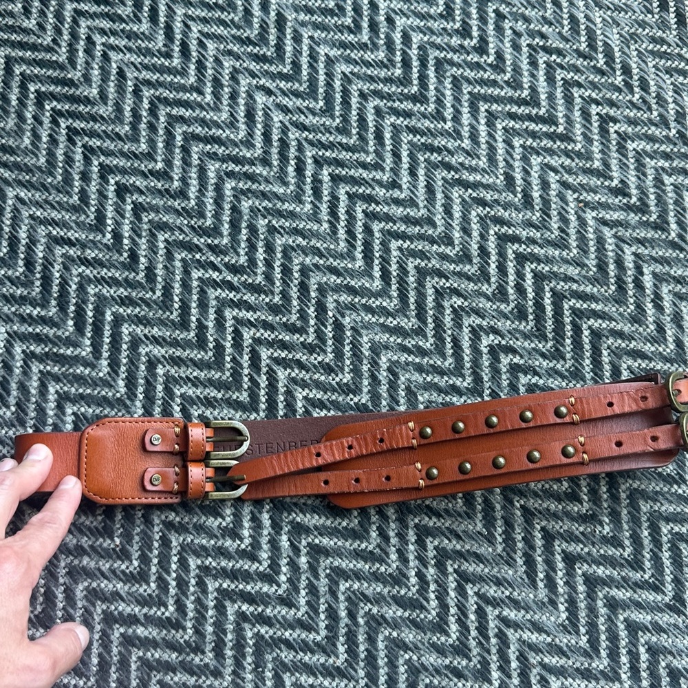 Diane Von Furstenberg Rich Brown Leather Belt XS brass accents. Vintage